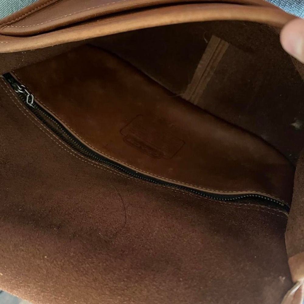 1990s Coach City Bag Leather shoulder bag / crossbody - Picture 7 of 8